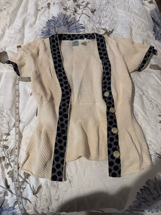 Anthropologie Sweaters - Anthropologie Cream Knit Short-Sleeve Cardigan with Navy Trim